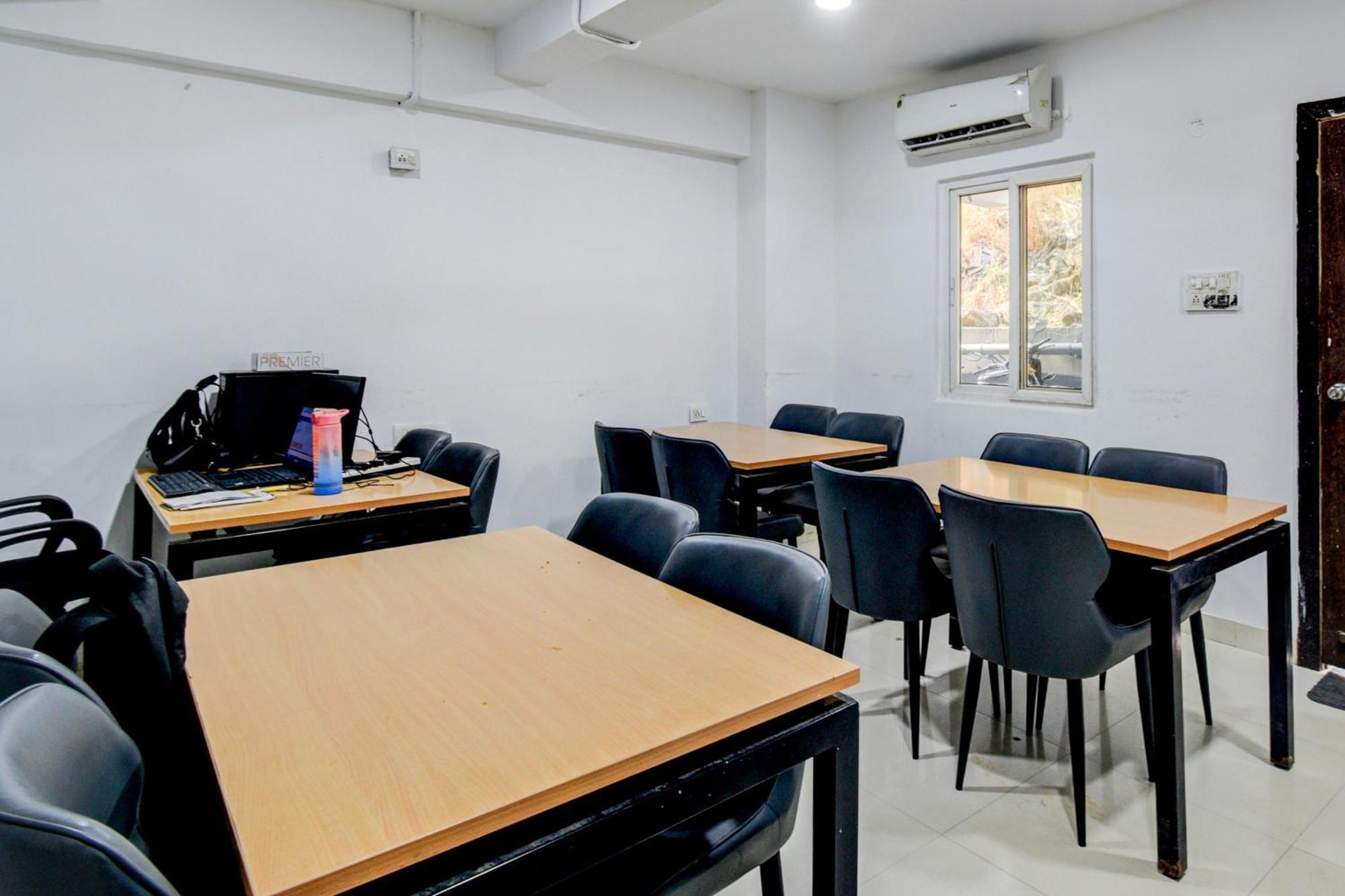 Hotel O Bee Oak Gachibowli Zewnętrze zdjęcie